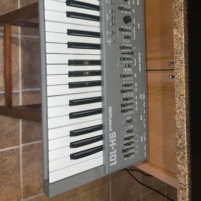 Roland SH-101 32-Key Monophonic Synthesizer 1982 - 1986 - Gray image 10