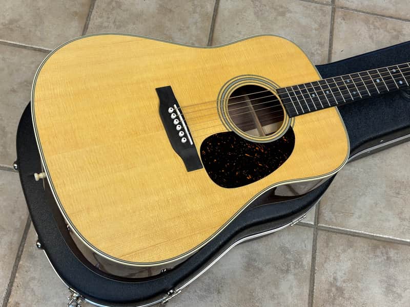 2025 Martin Standard Series D-28 Natural Gloss with case