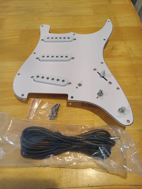 Unbranded  Stratocaster 3ply pickgraud White free shipping image 1