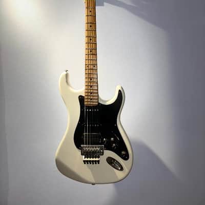 Kramer Pacer Deluxe with Maple Fretboard 1983 - 1987 - White image 1