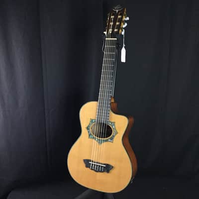 Oscar Schmidt OH30SCE-N Requinto