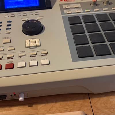Akai MPC2000XL - upgraded Screen / Gotek drive / 32mb Ram image 6
