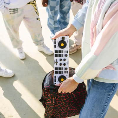 Hercules DJ Control Mix DJ Software Controller with Two Jog Wheels, White image 10