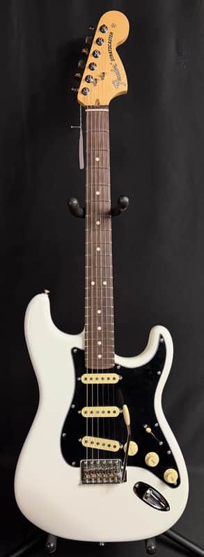 Fender American Performer Stratocaster Electric Guitar Arctic White w/ Gig Bag