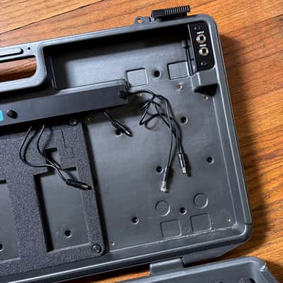 low-mileage Boss BCB-60 Pedalboard / Carrying Case NO POWER SUPPLY, missing parts image 5