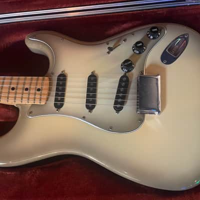 Fender Stratocaster Hardtail with Maple Fretboard 1978 - 1979 - Antigua image 2
