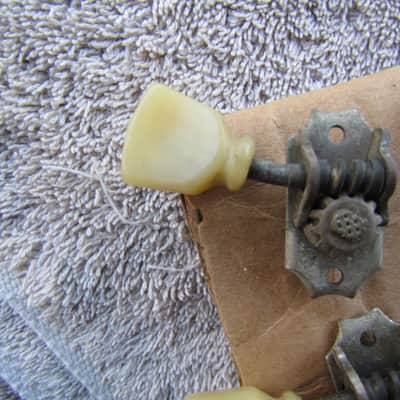 Gibson Open Back Tuners W/Keystone Buttons 1940's Set Of 6 Vintage Gibson 3 Per Side Tuners image 4