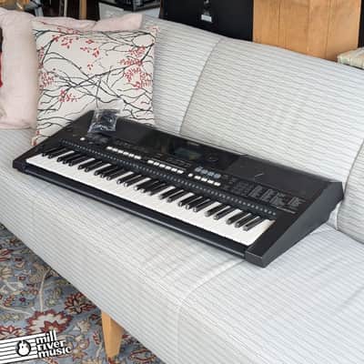 Yamaha PSR-E433 Keyboard w/PSU - Used image 1