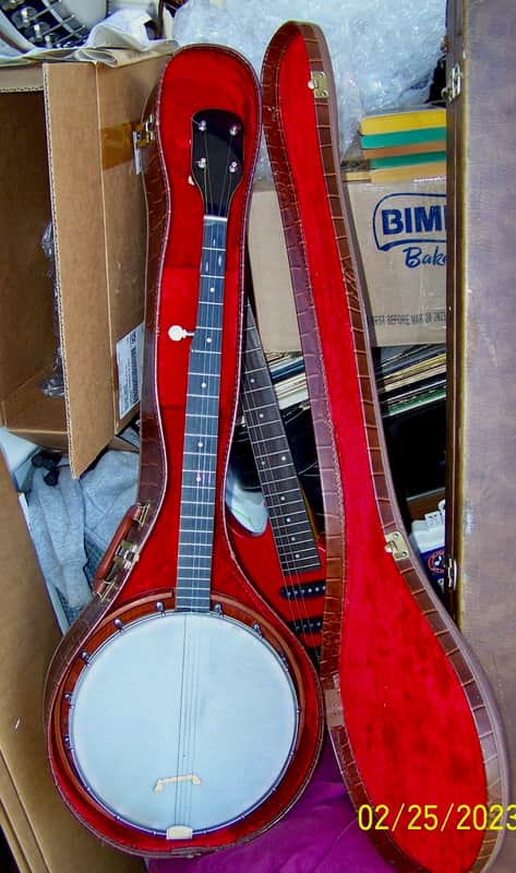 5 String Banjo with Case image 1