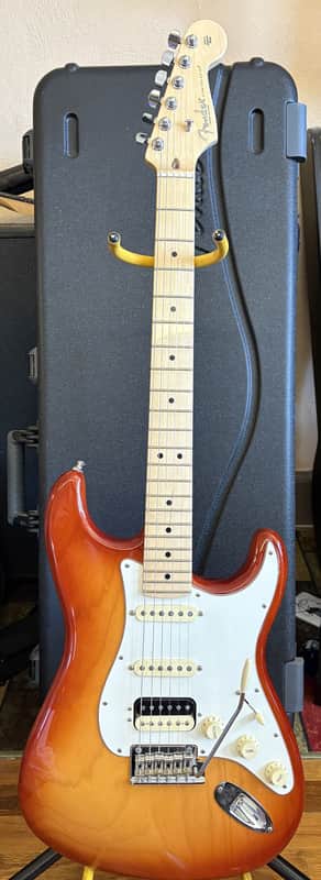 2020 Fender American Professional Stratocaster HSS Shawbucker- Sienna Sunburst - Maple Neck
