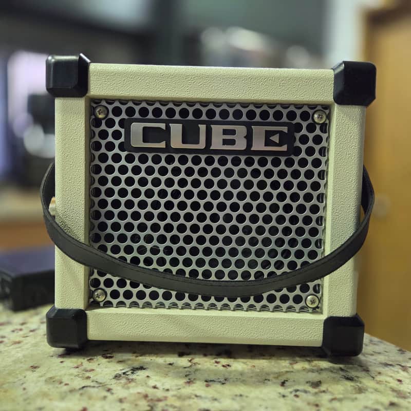 Roland Micro Cube GX 2-Channel 3-Watt 1x5" Guitar Combo 2014 - Present - White image 1