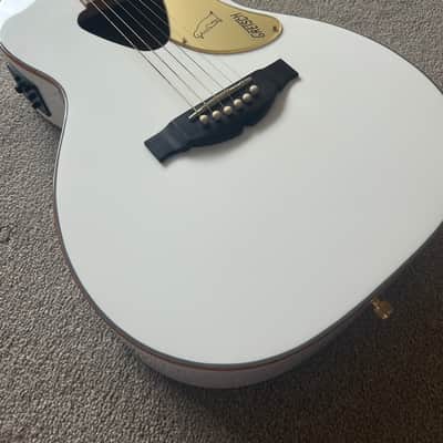Gretsch G5021WPE Rancher Penguin Parlor Acoustic/Electric Guitar with Fishman Pickup System 2017 - White image 2