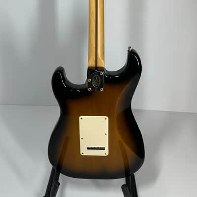 Fender 50th Anniversary American Deluxe Stratocaster 2004 - Sunburst image 14