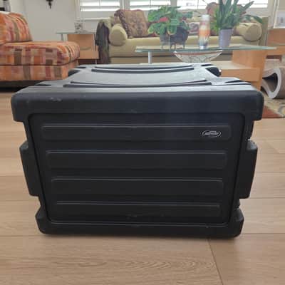 SKB 8U Roto-Molded Rolling Rack Road Case image 4