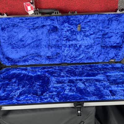 Fender Deluxe Molded Stratocaster / Telecaster Case Silver / Blue image 5