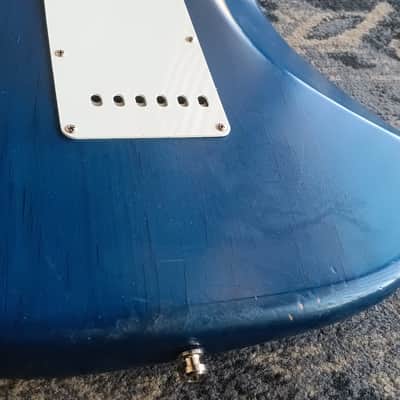 Fender Highway One Stratocaster with Rosewood Fretboard 2003 - Sapphire Blue Transparent image 19