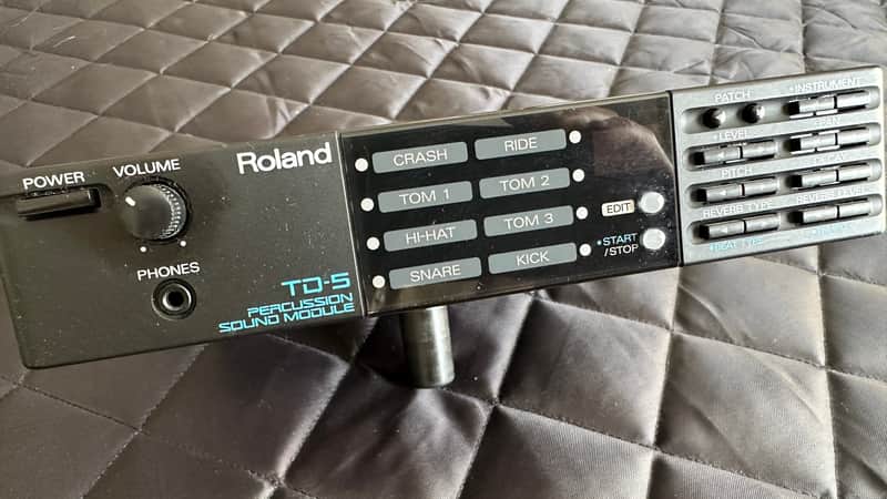 Roland TD-5 Drum Sound Module with mounting bracket Bild 1