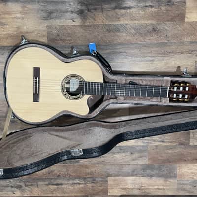 Kremona F65CW Fiesta Classical Cutaway with Electronics 2010s - Natural image 12