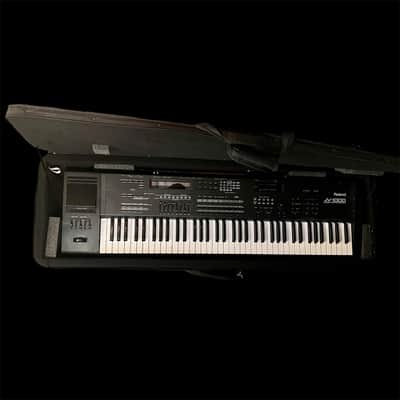 Roland JV-1000 Workstation Keyboard with Pro Tec Case