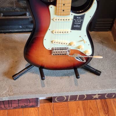 Fender Player Plus Stratocaster image 11