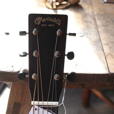 MARTIN "CEO-7 Custom & Special Editions, 00-14 Fret Slope Shoulder" HARDCASE image 12
