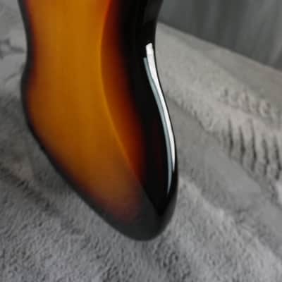 Fender Traditional II 60s Jazzmaster 2022 - 3-Color Sunburst - Japan image 13