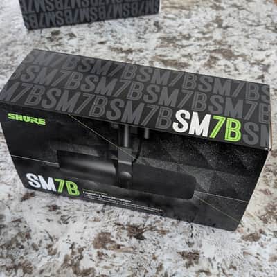 NEW - Shure SM7B Cardioid Dynamic Microphone 2001 - Present - Black