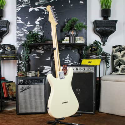 Preowned 2020 Fender Player Lead III Electric Guitar - Olympic White w/ HSC image 5