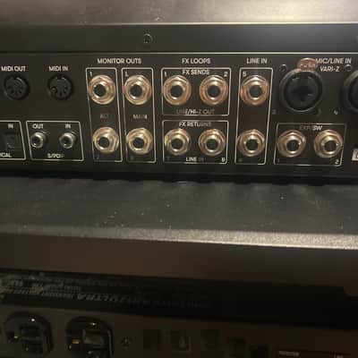 Avid MBox Studio 21x22 USB-C Audio Interface 2022 - Present - Black image 3
