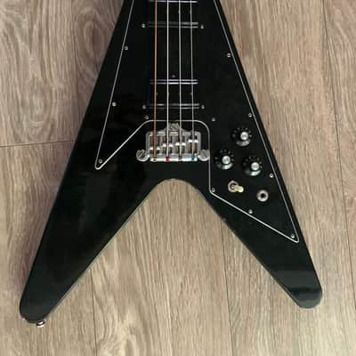 Gibson V Bass 1981 Black first year image 2