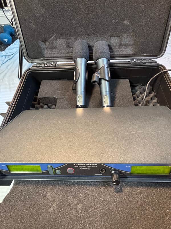 Sennheiser EW 550 reciever with 2 G2 550 Handheld microphones image 1