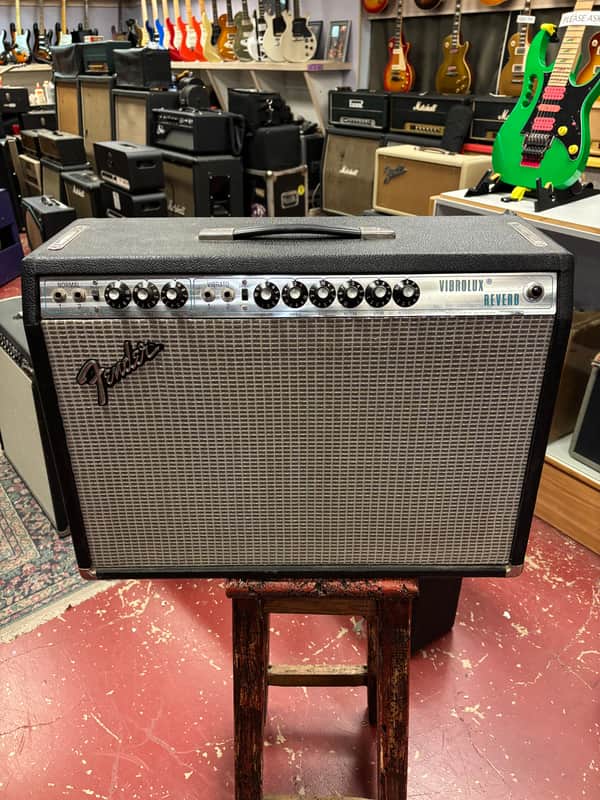 Fender Vibrolux Reverb 2-Channel 35-Watt 2x10" Guitar Combo