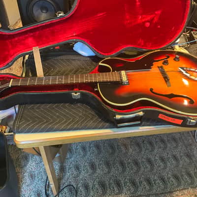 Guild T-100 Slim Jim with Single Coil 1965 - 1973 - Sunburst image 7