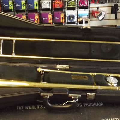 Conn Director 22H 977656 Tenor Trombone Outfit image 2