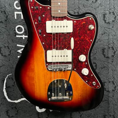 Squier Classic Vibe '60s Jazzmaster Electric Guitar- 3 Tone Sunburst w/Hardshell Case (Pre-Owned) image 1