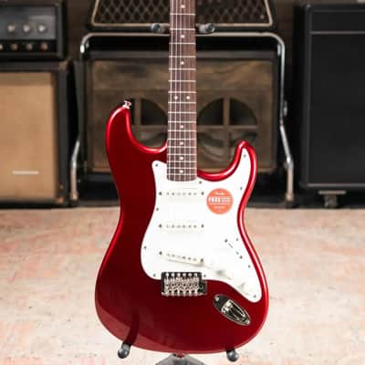 Squier Classic Vibe '60s Stratocaster Electric Guitar - Candy Apple Red image 3