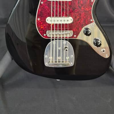 Squier Bass VI 2025 - Black image 2
