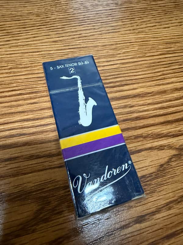 Vandoren SR221 Traditional Tenor Saxophone Reeds - Strength 2 (Box of 5) 2010s - Standard image 1