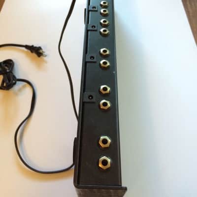 Carl Martin Combinator True Bypass Switcher Looper Pedal Power Supply 8 Channel image 5
