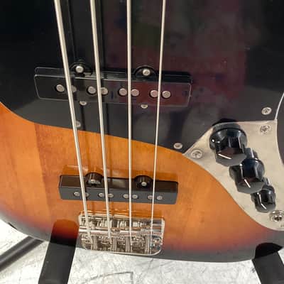 Squier Classic Vibe '70s Jazz Bass - Sunburst image 6