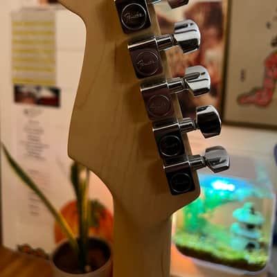 Fender 50th Anniversary American Series Stratocaster with Maple Fretboard 2004 - 2-Color Sunburst image 6
