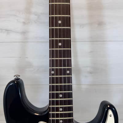 Silvertone SS-11/BK Stratocaster Style Electric Guitar – Black, Rosewood Fingerboard, Classic S-Style Tone 2002-2008 image 4