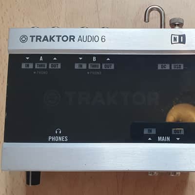 Native Instruments Traktor Scratch A6 Interface 2010s - Silver image 2