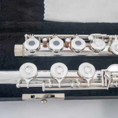 Gemeinhardt 30SHB Intermediate Flute with Solid Silver Headjoint *Cleaned & Serviced image 3