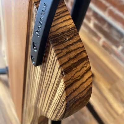Gibson 2007 Thunderbird Zebrawood with Case image 11