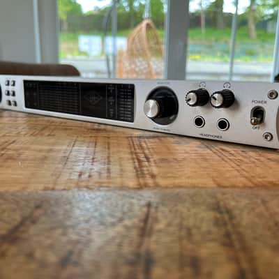 Universal Audio Apollo 8 QUAD Firewire Audio Interface 2012 - Present - Silver image 3