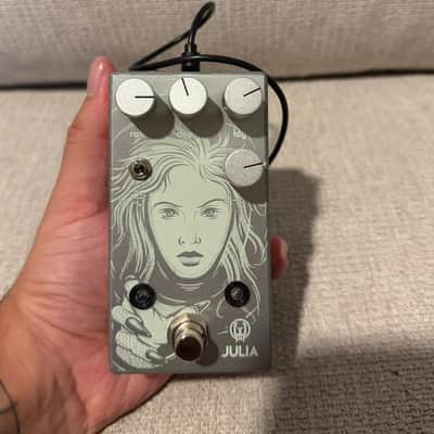 Walrus Audio Julia Chorus / Vibrato V2 Limited Edition - Platinum Series 2021 - Platinum image 3