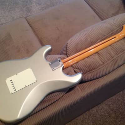 Made in Japan Fender FSR Traditional 50s Stratocaster 2018 - Inca Silver w/ Shoreline Rose Gold Competition Stripe image 8