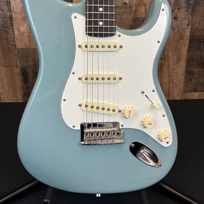 Fender American Professional Stratocaster with Rosewood Fretboard 2017 - 2019 - Sonic Grey- Electric Guitar w/Hard shell case image 6