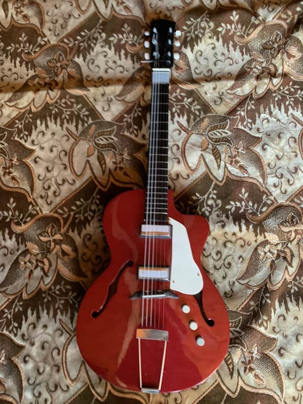 PLASTIC BODY Lunacharskaya Archtop 409 1970-1975 Red Soviet USSR Vintage image 1
